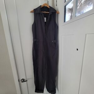 Gap Sleeveless Zipper-Front Jumpsuit. Size 12 Tall. Black.